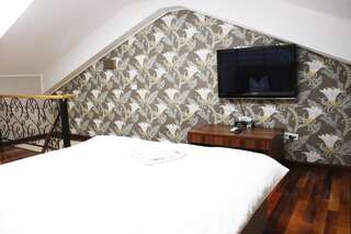 Отель Hotel Papion Бухарест Люкс с 1 спальней и балконом - №8-5