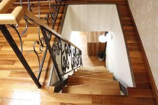 Отель Hotel Papion Бухарест Люкс № 4 с 1 спальней и балконом-9