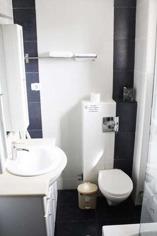 Отель Hotel Papion Бухарест Люкс с 1 спальней и балконом - №8-2